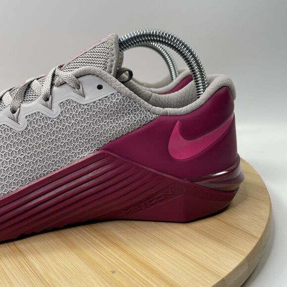 Nike Metcon 5 Women's Size 10 Cross Training Shoes Grey Berry Pink AO2982-061 - Picture 6 of 16